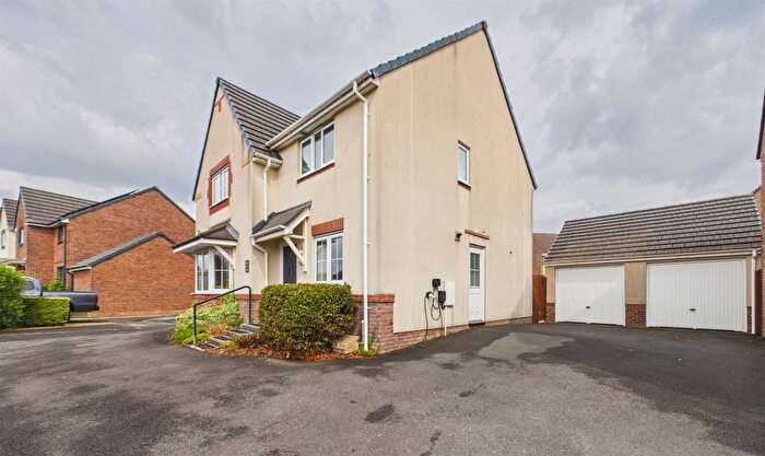 4 Bedroom Detached House For Sale In Bryn Uchaf, Bryn, Llanelli, SA14