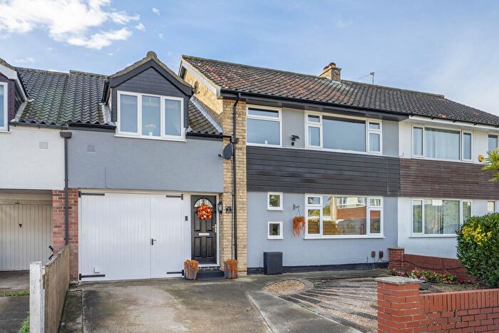 4 Bedroom Terraced House For Sale In Kings Acre, York, YO31