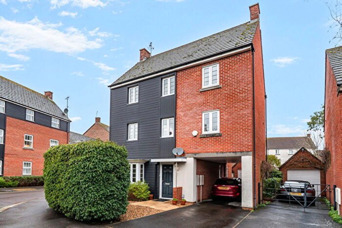 4 Bedroom Town House For Sale In Barrington Drive, Basingstoke, RG24