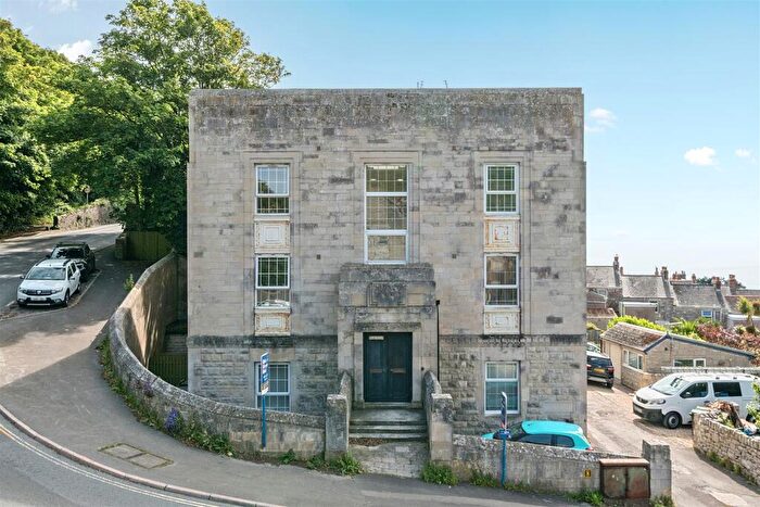 1 Bedroom Flat For Sale In Yew Tree House, Fortuneswell, DT5