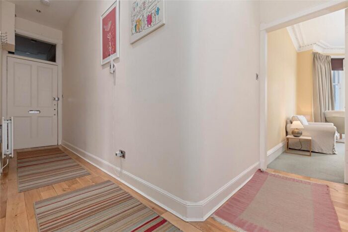 1 Bedroom Apartment For Sale In Comely Bank Street, Edinburgh, Midlothian, EH4