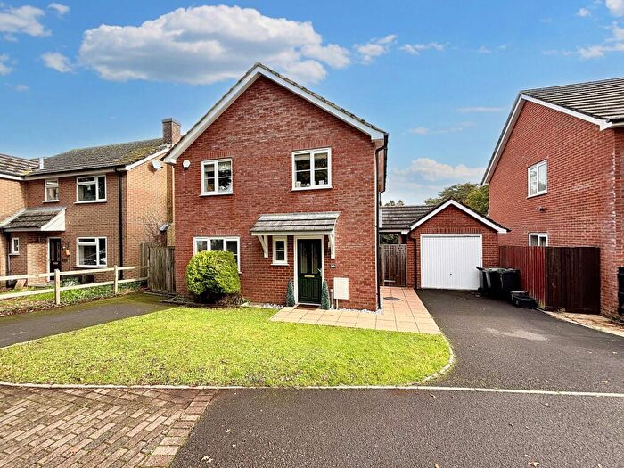 4 Bedroom Detached House For Sale In Pear Tree Close, Alderholt, SP6