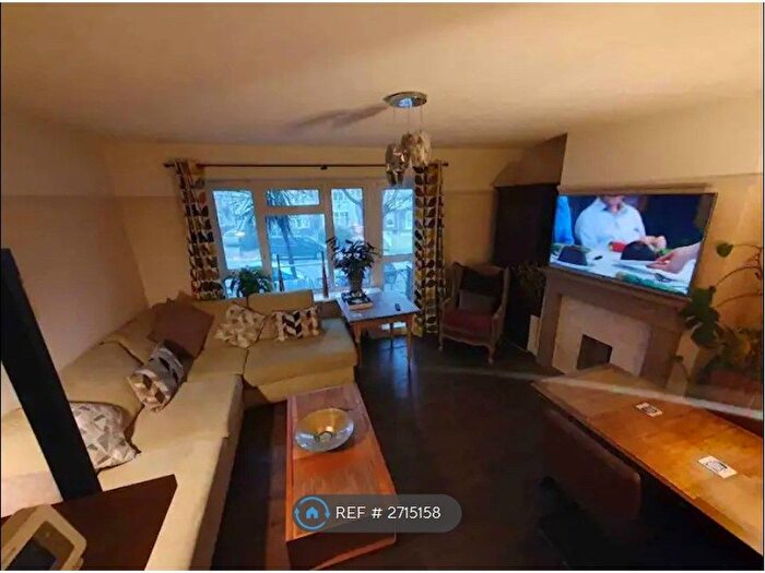 2 Bedroom Flat To Rent In Beaconsfield Close, London, SE3