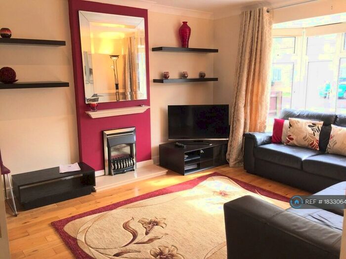 4 Bedroom Semi-Detached House To Rent In Elfleda Road, Cambridge, CB5