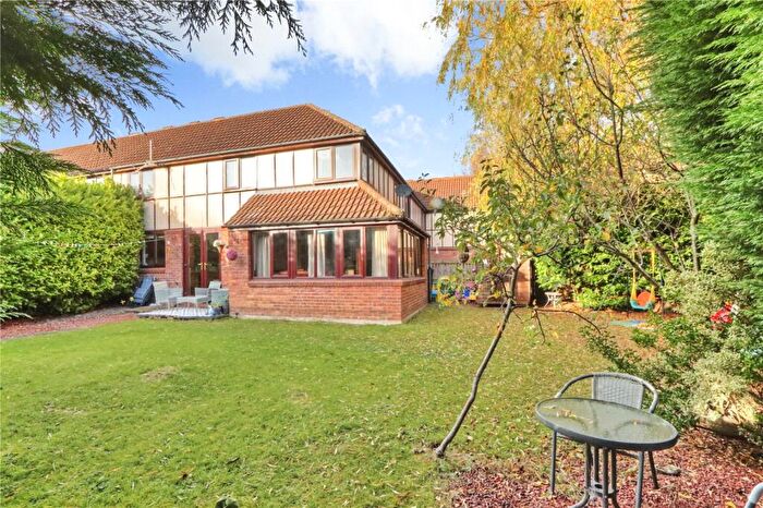 4 Bedroom End Of Terrace House For Sale In Teal Close, Washington, Tyne And Wear, NE38