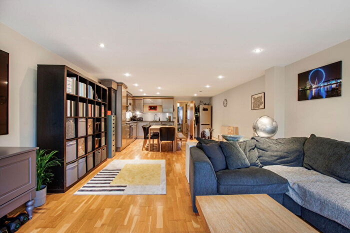 2 Bedroom Duplex For Sale In Rotherhithe Street, London, SE16