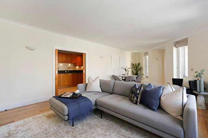 3 Bedroom Apartment To Rent In Temple Avenue, London, EC4Y