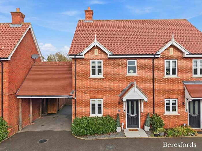 3 Bedroom Semi-Detached House For Sale In Burntwood Way, Brentwood, CM14