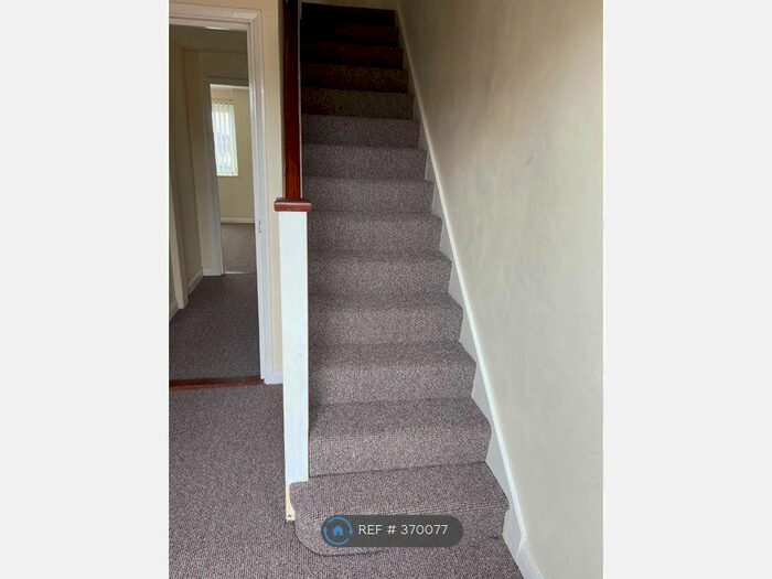 3 Bedroom Flat To Rent In Lumsden Road, Southsea, PO4