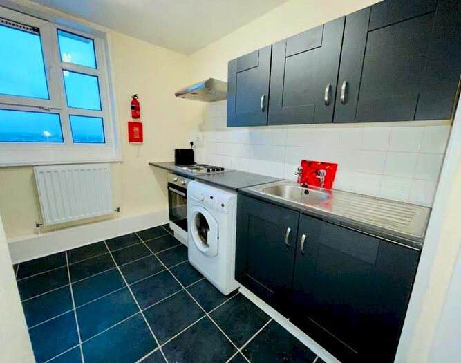 2 Bedroom Flat To Rent In 71 Summerwood Road, , Isleworth, TW7