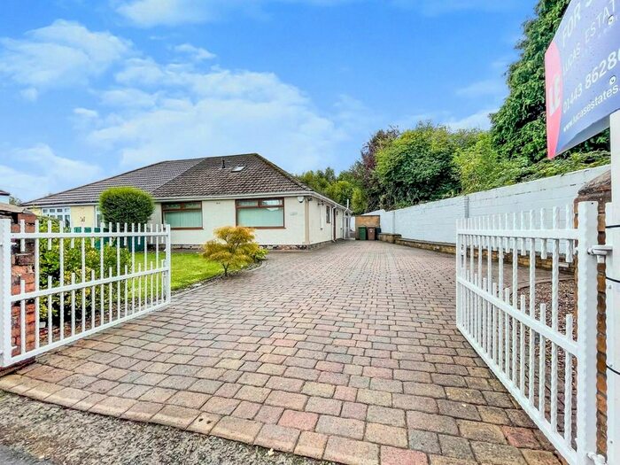 3 Bedroom Detached Bungalow To Rent In High Street, Treharris, CF46