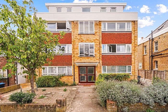 2 Bedroom Flat To Rent In Princes Road, Wimbledon, SW19