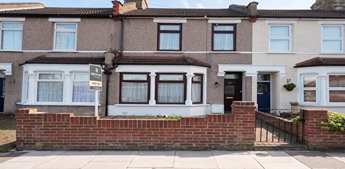 4 Bedroom Terraced House To Rent In Ilford, IG1