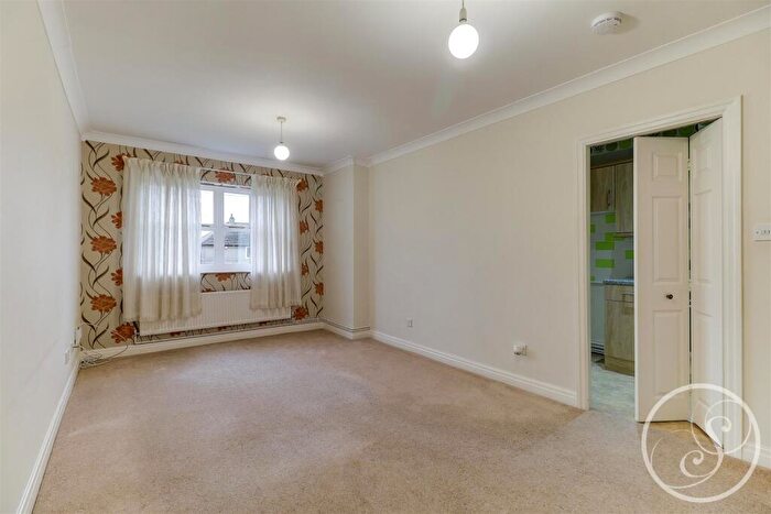 2 Bedroom Apartment To Rent In Wentworth Court, Nursery Lane, Leeds, LS17