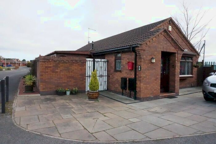 3 Bedroom Detached Bungalow To Rent In Gresham Gardens, West Bridgford, Nottingham, NG2