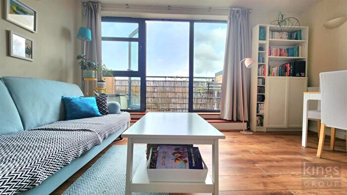 1 Bedroom Flat For Sale In Grovelands Road, London, N15