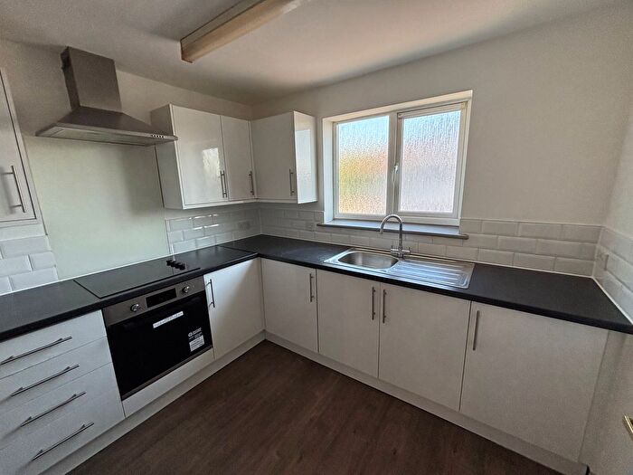 2 Bedroom Flat To Rent In - New Chester Road, Wirral, CH42