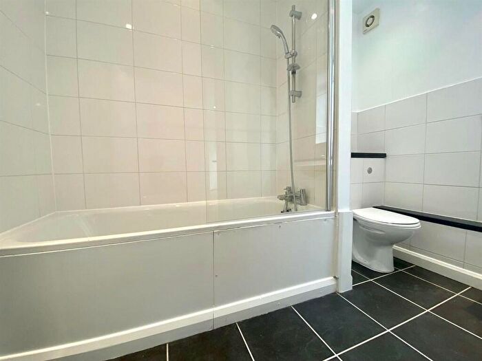 2 Bedroom Apartment To Rent In Warren Court, Euston Road, Fitzrovia, NW1