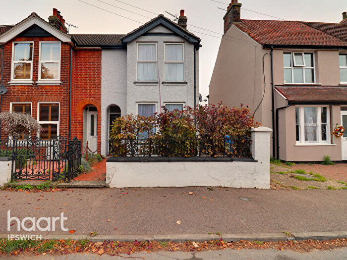 3 Bedroom Semi-Detached House For Sale In Hamilton Road, Ipswich, IP3