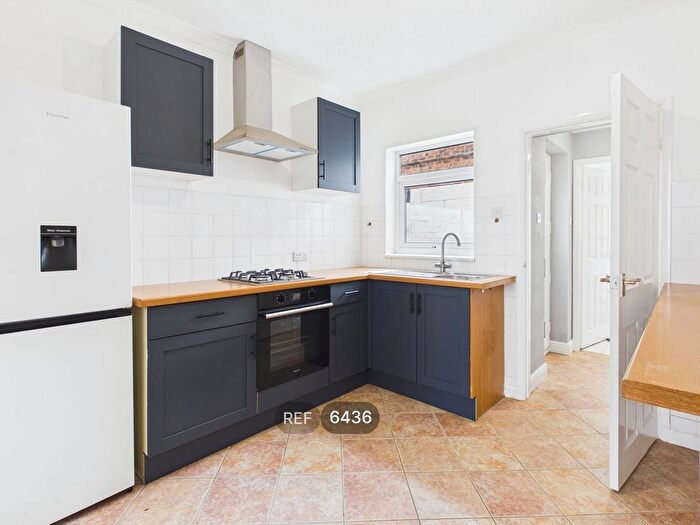 2 Bedroom Terraced House To Rent In Lorraine Street, Hull, HU8