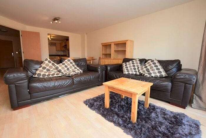 2 Bedroom Apartment To Rent In Royal Plaza, Westfield, Sheffield, S1