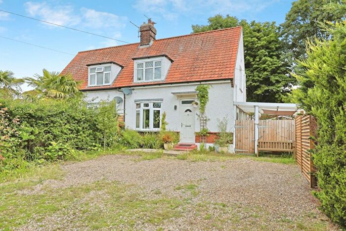 2 Bedroom Semi Detached House For Sale In Mile Cross Lane, Norwich, NR6