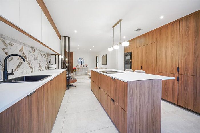4 Bedroom Detached House To Rent In Sir Alexander Close, London, W3