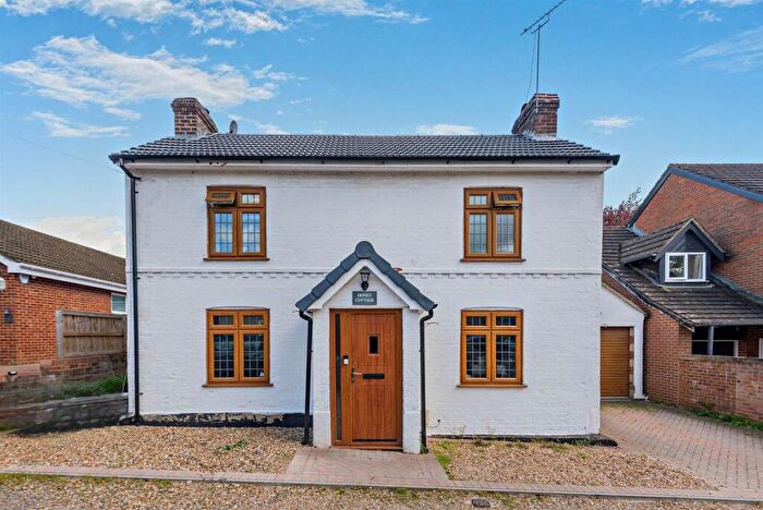 4 Bedroom Detached House For Sale In Newtown Road, Sandhurst, GU47