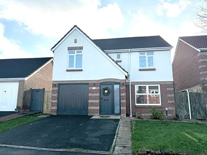 4 Bedroom Detached House For Sale In Glanvill Way, Honiton, EX14