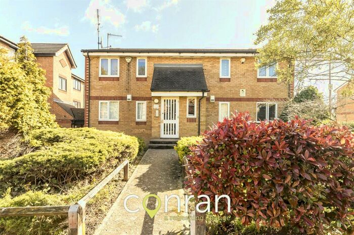 1 Bedroom Apartment To Rent In Victoria Way, Charlton, SE7