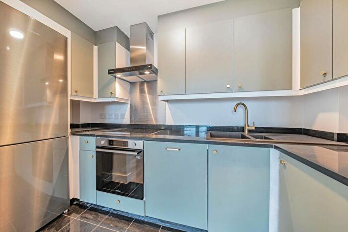 2 Bedroom Flat To Rent In Lyon Road, Harrow, HA1