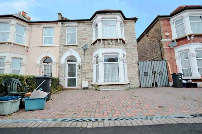 4 Bedroom Property To Rent In Cambridge Road, Ilford, IG3