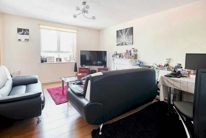 2 Bedroom Flat To Rent In Erebus Drive, Thamesmead, SE28