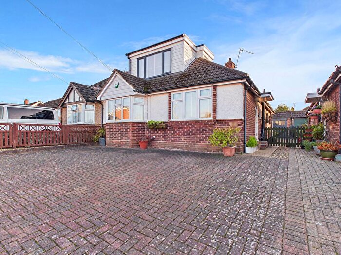 4 Bedroom Semi Detached Bungalow For Sale In Heath Row, Bishop's Stortford, CM23