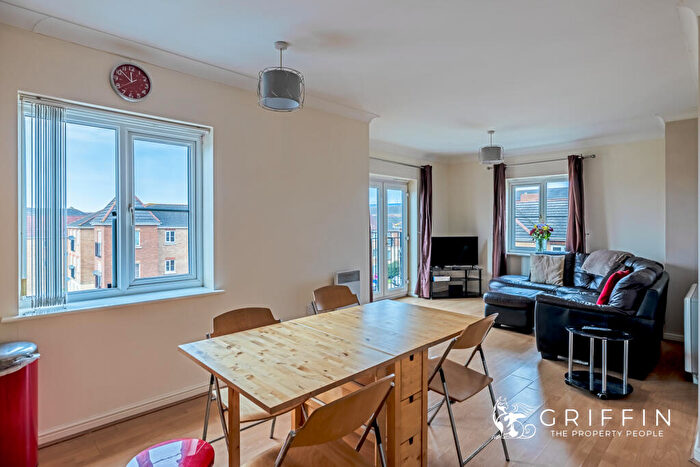 2 Bedroom Flat For Sale In Ulverston, Purfleet-On-Thames, RM19