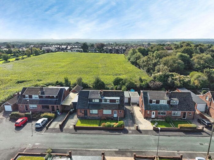3 Bedroom Semi-Detached House For Sale In Coultshed Avenue, Billinge, Billinge, WN5