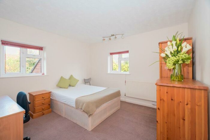 5 Bedroom Semi-Detached House To Rent In Peat Moors, Headington, OX3