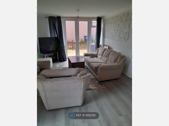 3 Bedroom Semi-Detached House To Rent In Brackenlaw, Gateshead, NE9