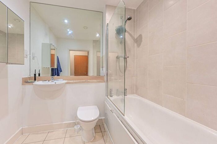 1 Bedroom Flat For Sale In Nelson Walk, Bow, London, E3