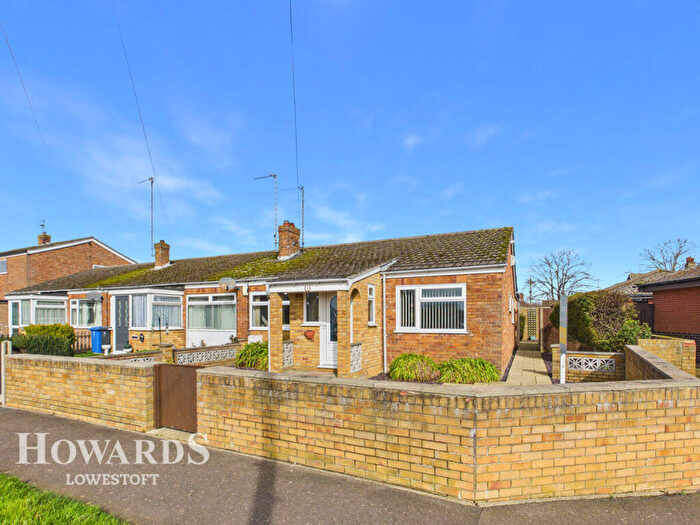 4 Bedroom Terraced Bungalow For Sale In Mclean Drive, Kessingland, NR33