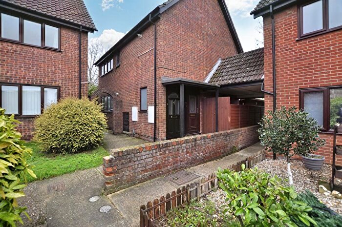 1 Bedroom Flat To Rent In Silcock Close, Colchester, Essex, CO4