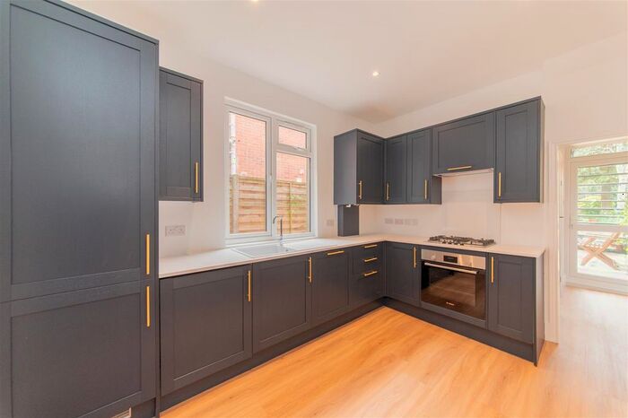 1 Bedroom Flat To Rent In Long Lane, London, N3