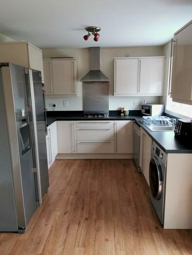 4 Bedroom Property To Rent In Britannia Crescent, Huddersfield HD2