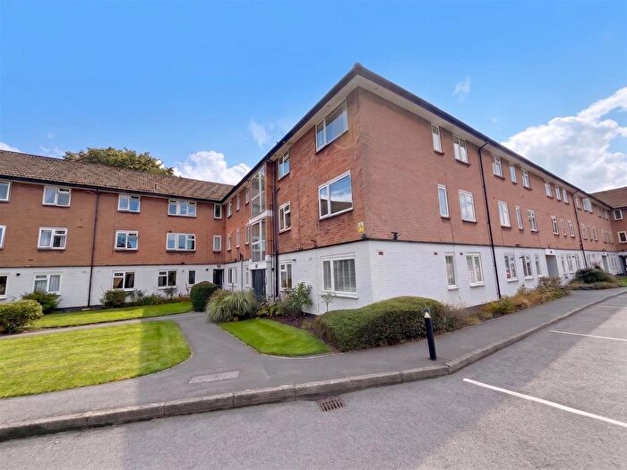 2 Bedroom Flat For Sale In Abbots Court, Sale, M33