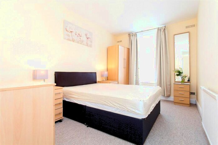2 Bedroom Apartment To Rent In High Road, South Tottenham, London, N15