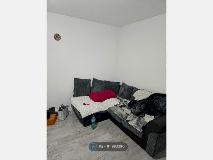 1 Bedroom Flat To Rent In Vicarage Farm Road, Hounslow, TW3