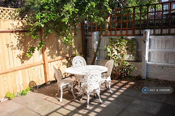 2 Bedroom Flat To Rent In Buxton Streeet, London, E1