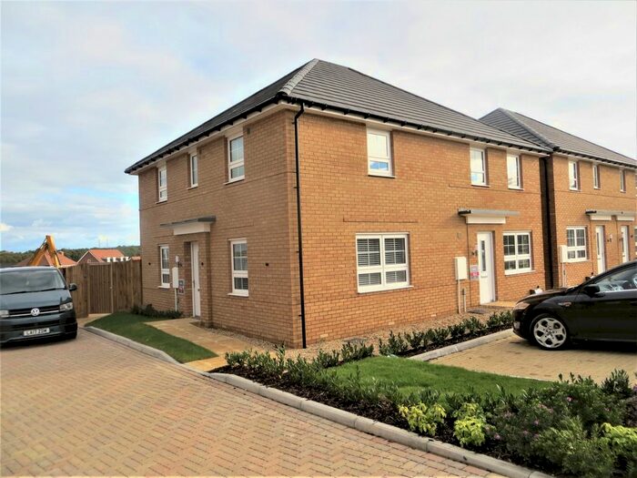 3 Bedroom Semi-Detached House To Rent In Stonechat Lane, Richmond Park, CT16
