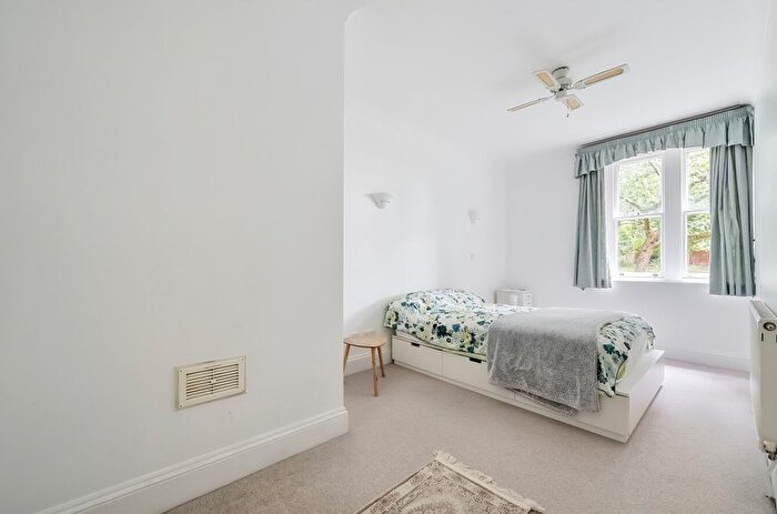 2 Bedroom Flat For Sale In Oakwood Close, Otterbourne, Winchester, Hampshire, SO21