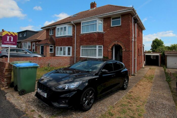 3 Bedroom Semi-Detached House To Rent In Dore Avenue, Fareham, PO16